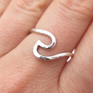 925 Sterling Silver Vintage Wave Hammered Ring Size 8